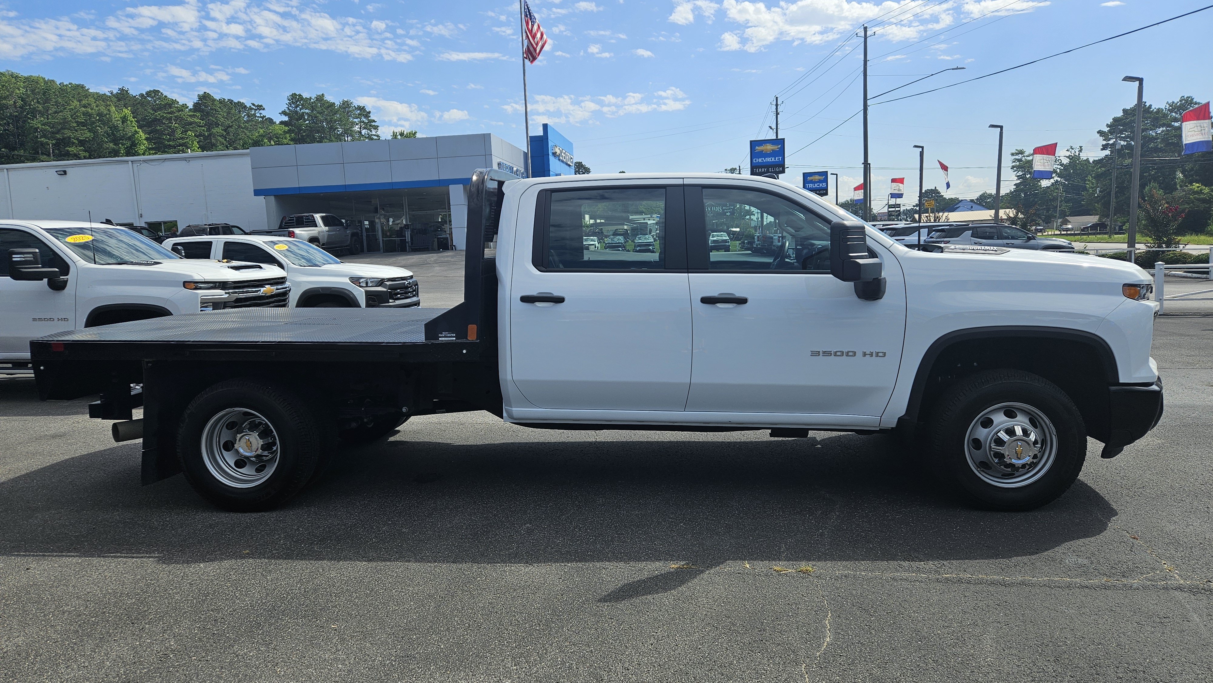 Used 2025 Chevrolet Silverado 3500 W/T AWD/4WD image 5