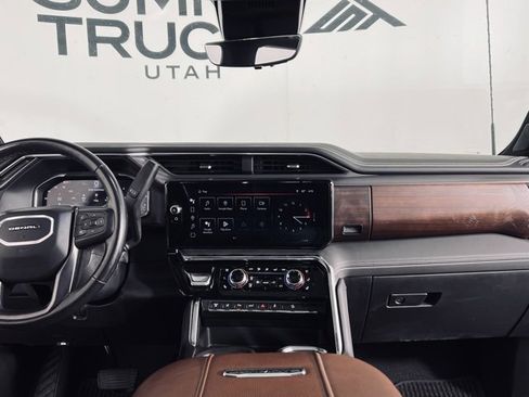 Used 2024 GMC Sierra 3500 Denali Ultimate image 31