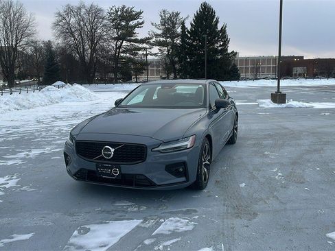 Certified 2024 Volvo S60 B5 Plus image 1