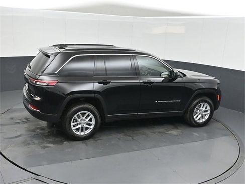 New 2025 Jeep Grand Cherokee Laredo image 30