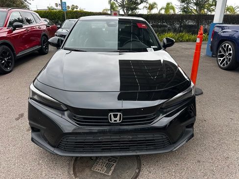 Used 2023 Honda Civic Sport image 3
