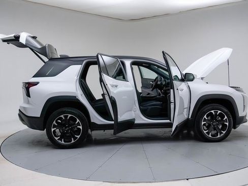 New 2026 Chevrolet Equinox LT w/ Convenience Package II image 14