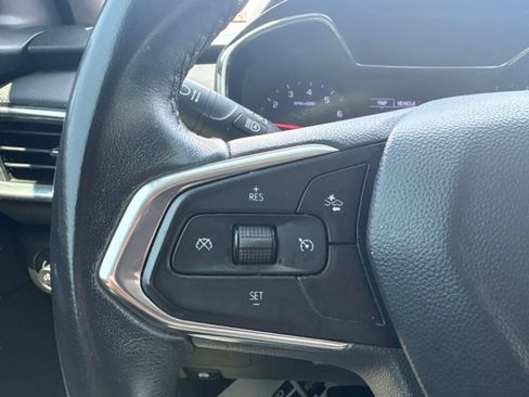 Used 2021 Chevrolet TrailBlazer LT w/ Premium Seating Package FWD image 8