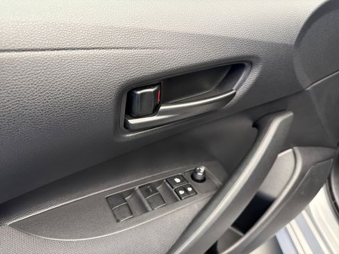 Used 2023 Toyota Corolla LE FWD image 11