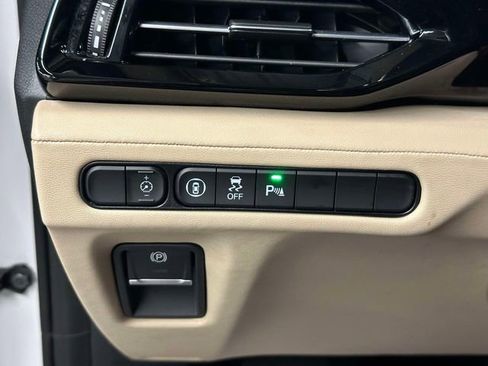 Certified 2023 Acura MDX SH-AWD w/ Technology Package image 24
