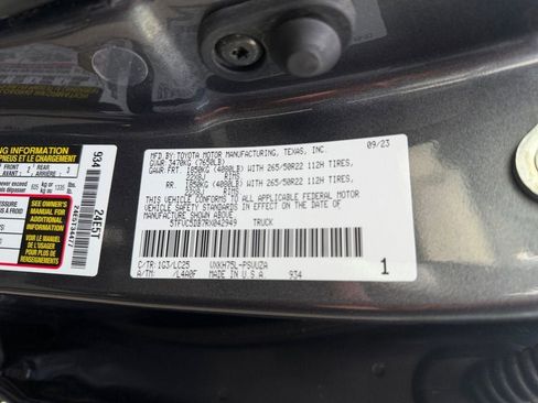 Used 2024 Toyota Tundra Capstone AWD/4WD image 37