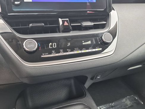 Used 2025 Toyota Corolla LE FWD image 22