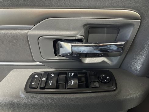 Used 2019 RAM 1500 Classic SLT image 25