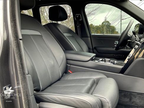 Certified 2022 Rolls-Royce Cullinan Black Badge w/ Dark Exterior Package image 11