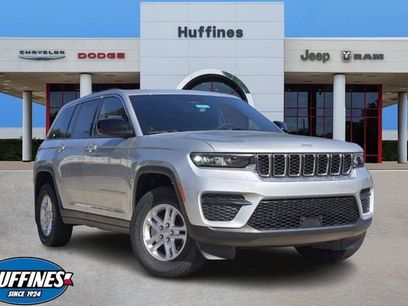 New 2025 Jeep Grand Cherokee Laredo w/ MOPAR Finishing Package