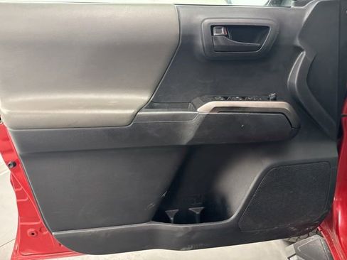 Used 2019 Toyota Tacoma SR5 image 19