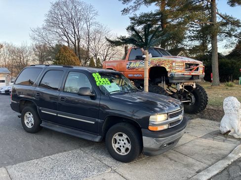 Used 2005 Chevrolet Tahoe LS image 2