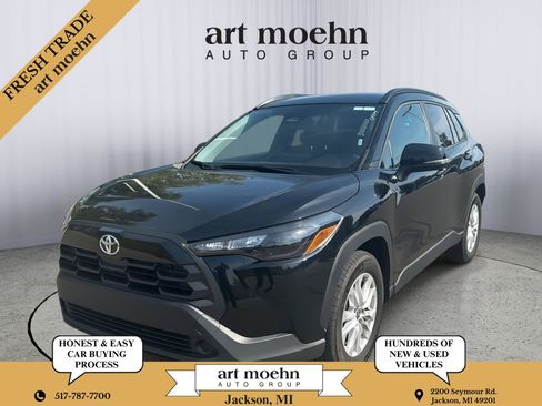 Used 2026 Toyota Corolla Cross LE FWD image 1