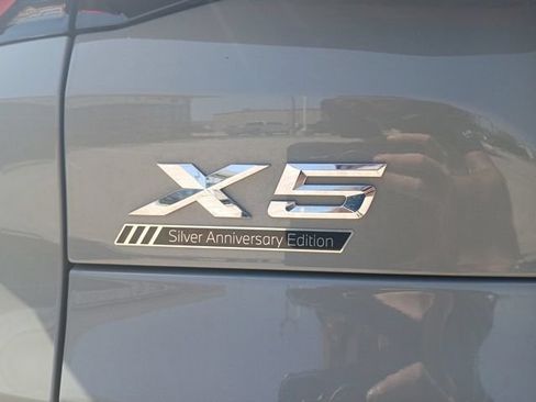 Used 2025 BMW X5 xDrive40i w/ Parking Assistance Package AWD/4WD image 9