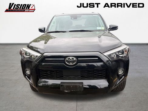 Used 2021 Toyota 4Runner SR5 Premium w/ Moonroof Package AWD/4WD image 2