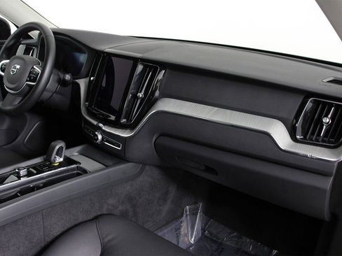 Certified 2025 Volvo XC60 B5 Plus image 22
