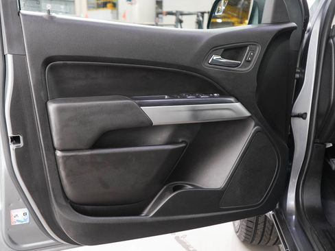 Used 2020 Chevrolet Colorado LT w/ LT Convenience Package AWD/4WD image 18