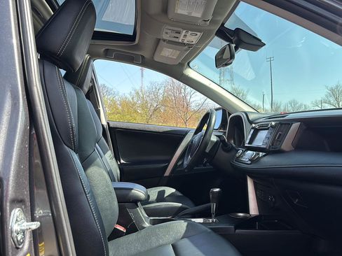 Used 2014 Toyota RAV4 Limited w/ Technology Package image 21