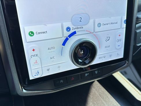 Used 2024 Ford Expedition Platinum image 32