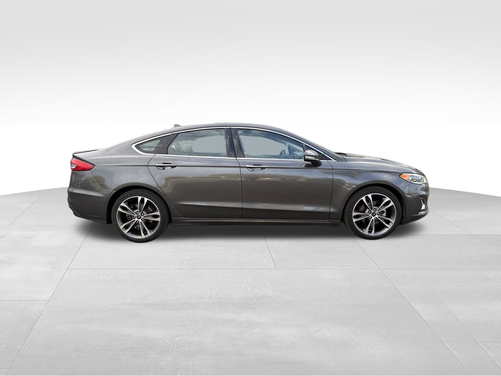 Used 2019 Ford Fusion Titanium AWD/4WD image 2