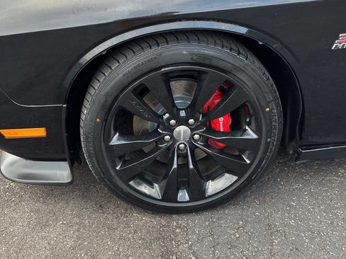 Used 2014 Dodge Challenger SRT8 w/ Harman/Kardon Audio Group RWD image 11