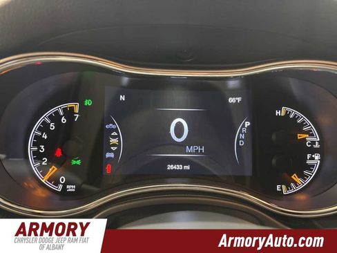 Used 2019 Jeep Grand Cherokee Laredo image 15