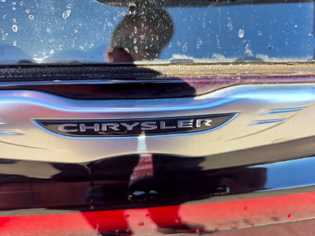 Used 2023 Chrysler Pacifica Pinnacle FWD image 26