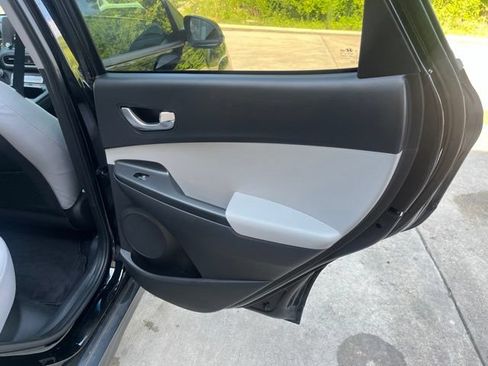 Used 2023 Hyundai Kona SE FWD image 16