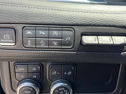 Used 2022 GMC Yukon Denali AWD/4WD image 5