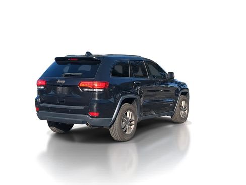 Used 2016 Jeep Grand Cherokee Laredo 75th Anniversary image 8