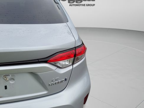 Used 2023 Toyota Corolla LE w/ LE Convenience Package FWD image 19