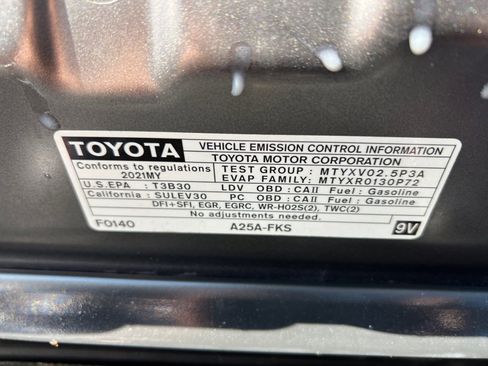 Used 2021 Toyota Camry LE image 34