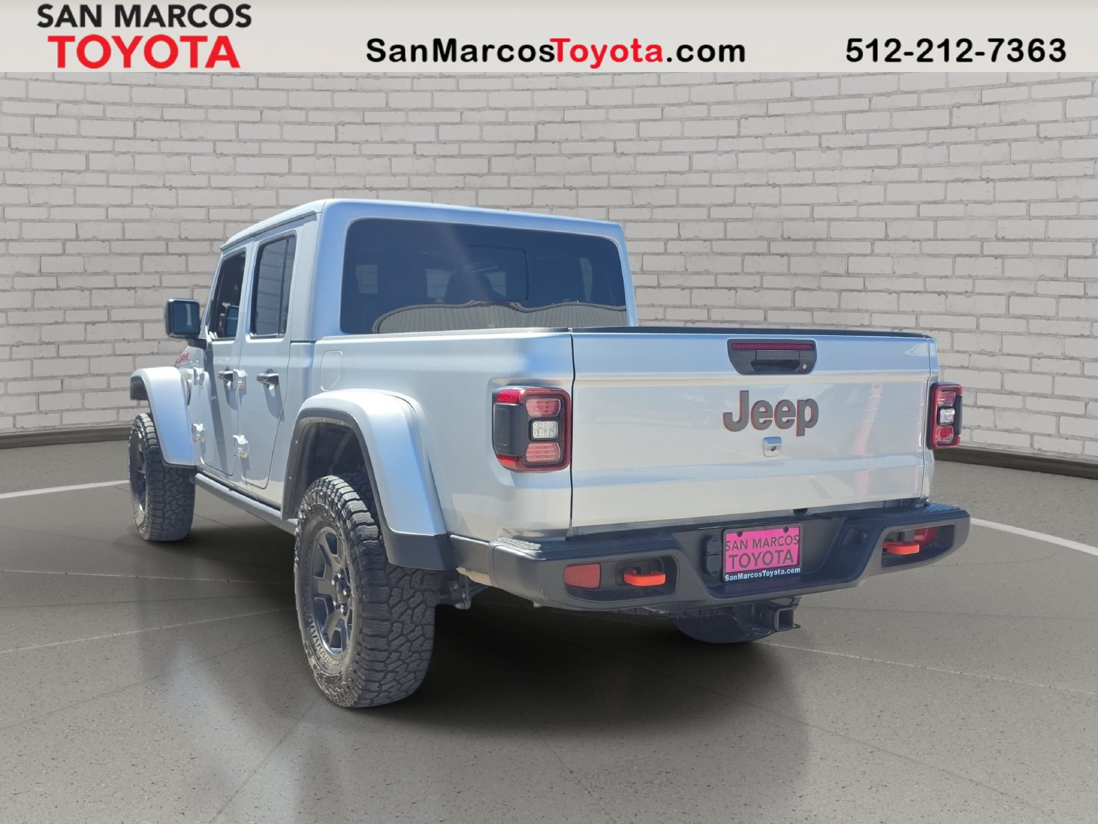 Used 2023 Jeep Gladiator Mojave w/ LED Lighting Group AWD/4WD image 8