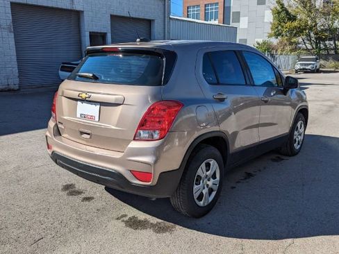 Used 2018 Chevrolet Trax LS FWD image 7