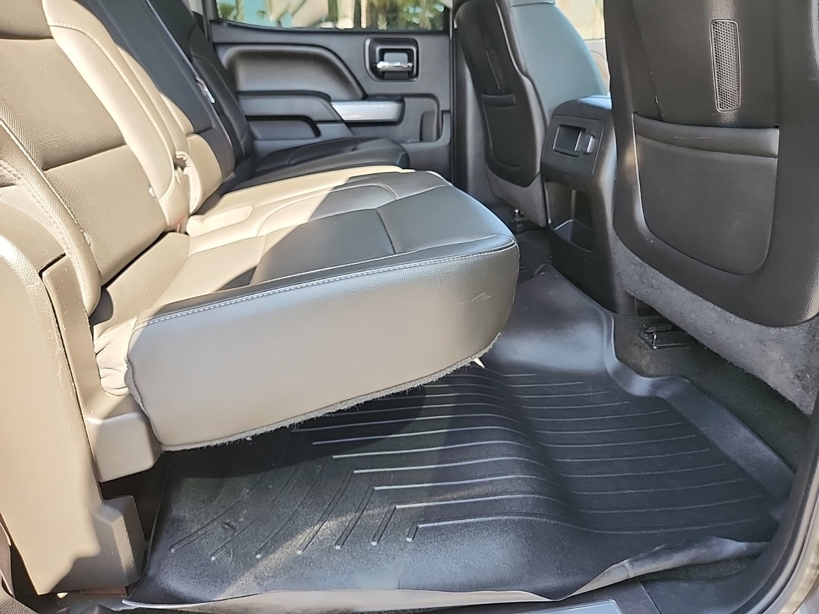 Used 2015 Chevrolet Silverado 2500 LTZ w/ Duramax Plus Package AWD/4WD image 31
