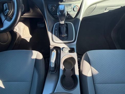 Used 2017 Ford C-MAX Energi SE image 16