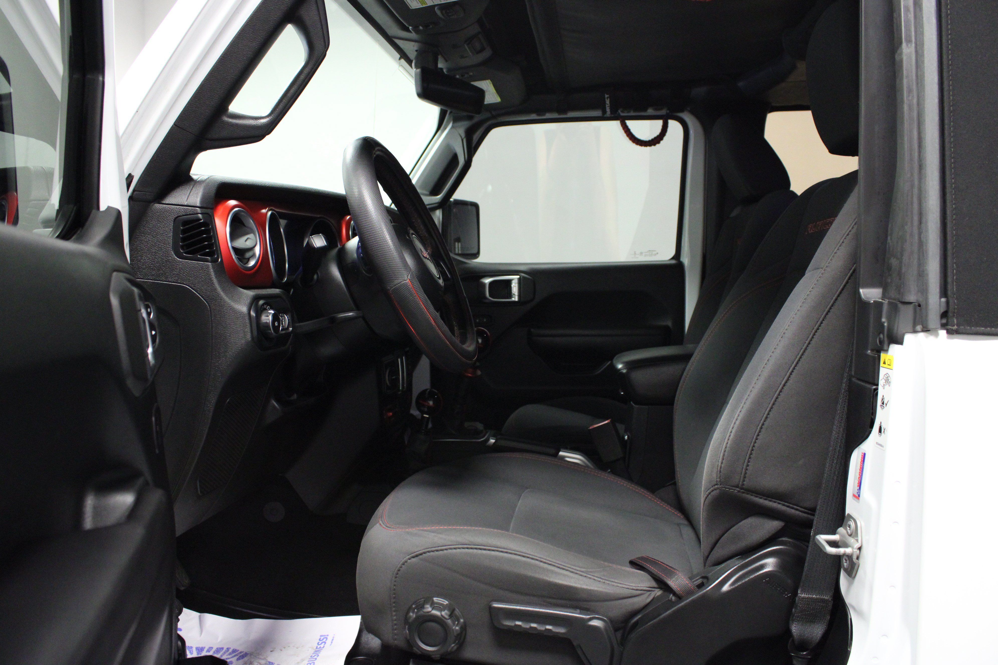 Used 2018 Jeep Wrangler Rubicon AWD/4WD image 12