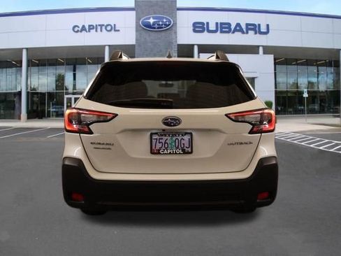 Used 2025 Subaru Outback Premium AWD/4WD image 4