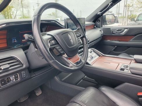Used 2023 Lincoln Navigator Reserve AWD/4WD image 7