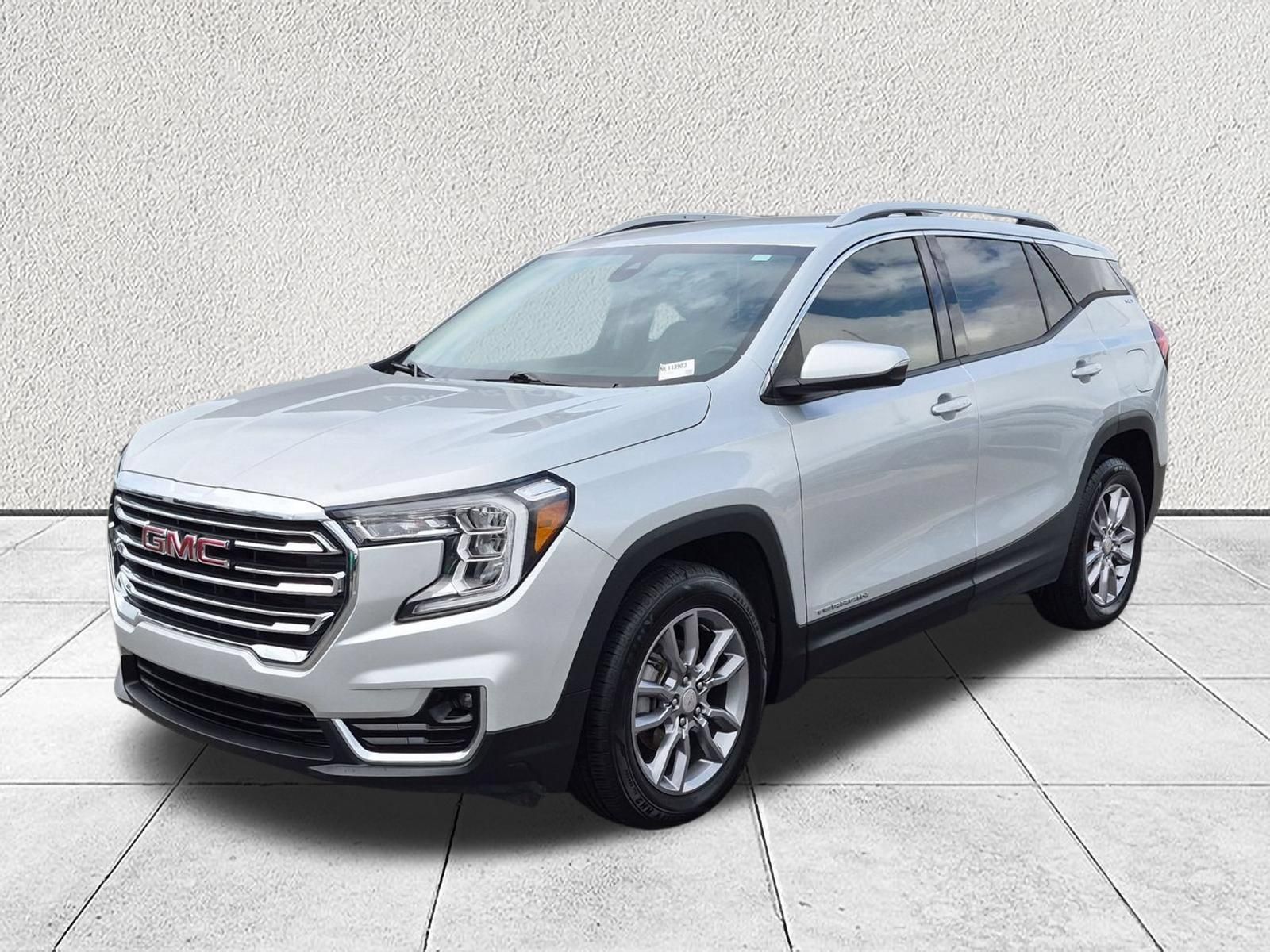 Used 2022 GMC Terrain SLT w/ Infotainment Package II AWD/4WD image 7