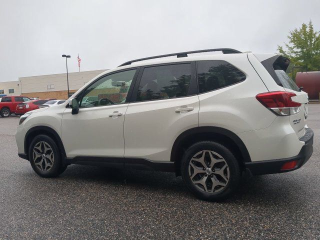 Used 2020 Subaru Forester Premium AWD/4WD image 6