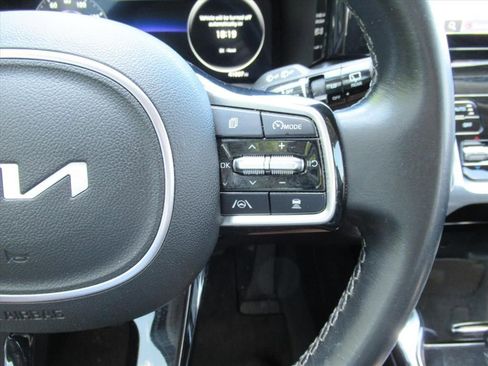 Used 2023 Kia Sorento SX FWD image 25