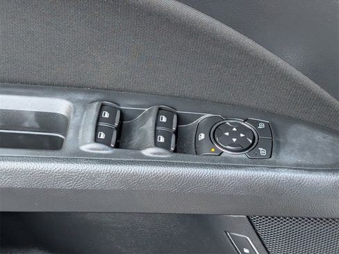 Used 2019 Ford Fusion SE image 25