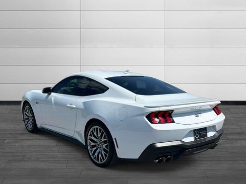 Used 2025 Ford Mustang GT Premium RWD image 5