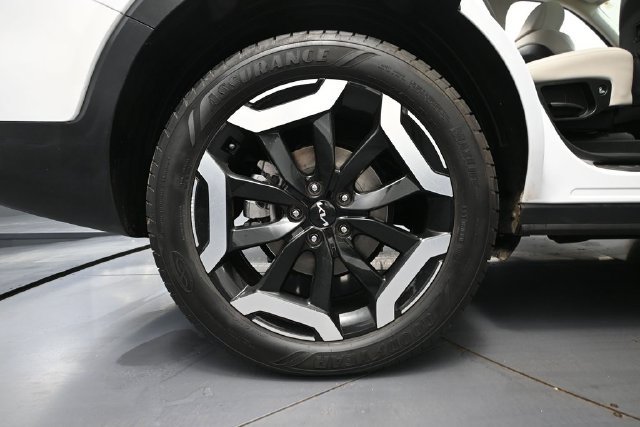 Used 2024 Kia Telluride EX w/ EX Captain's Chair Package AWD/4WD image 11