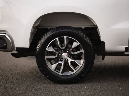 Used 2023 Chevrolet Silverado 1500 LT image 24