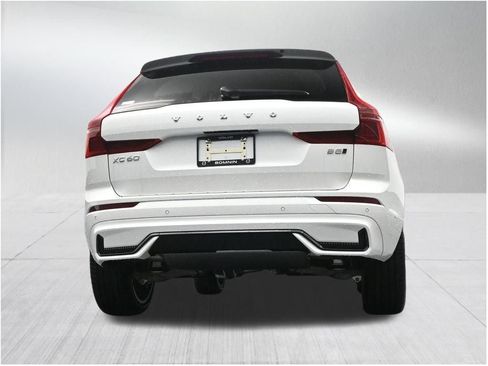 New 2026 Volvo XC60 B5 Ultra w/ Protection Package Premier AWD/4WD image 24