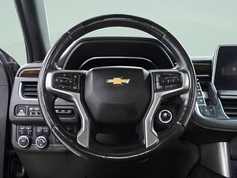Used 2023 Chevrolet Suburban Premier w/ Advanced Technology Package AWD/4WD image 9