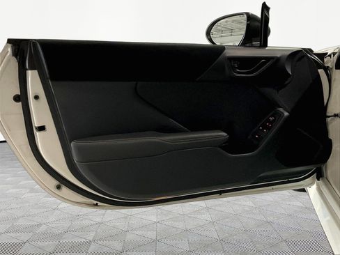 Used 2025 Toyota GR86 Premium w/ Performance Package RWD image 18