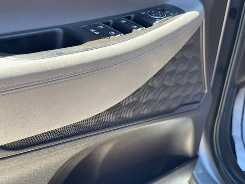 Used 2019 Hyundai Santa Fe SE AWD/4WD image 13